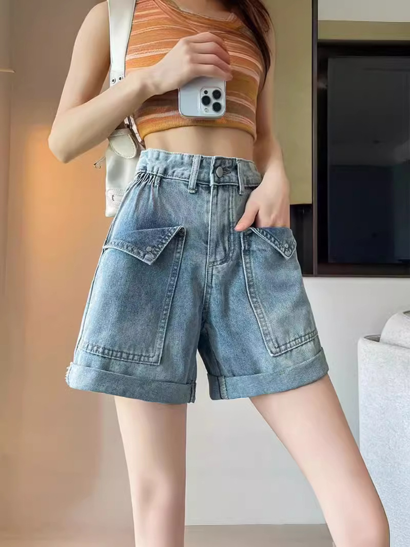 Picture of Curled Straight Denim Shorts for Women 2024 Summer New High-Waisted Slimming Look Loose Side Elastic Cuffed Wide-Leg Pants