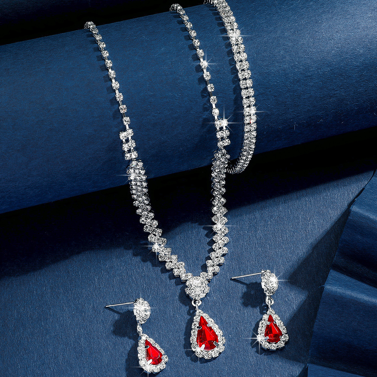 Picture of Wedding Accessories suit Women Earrings Necklace Bracelet Three-piece Bridal Jewelry suit Luxury High-end Accessories
