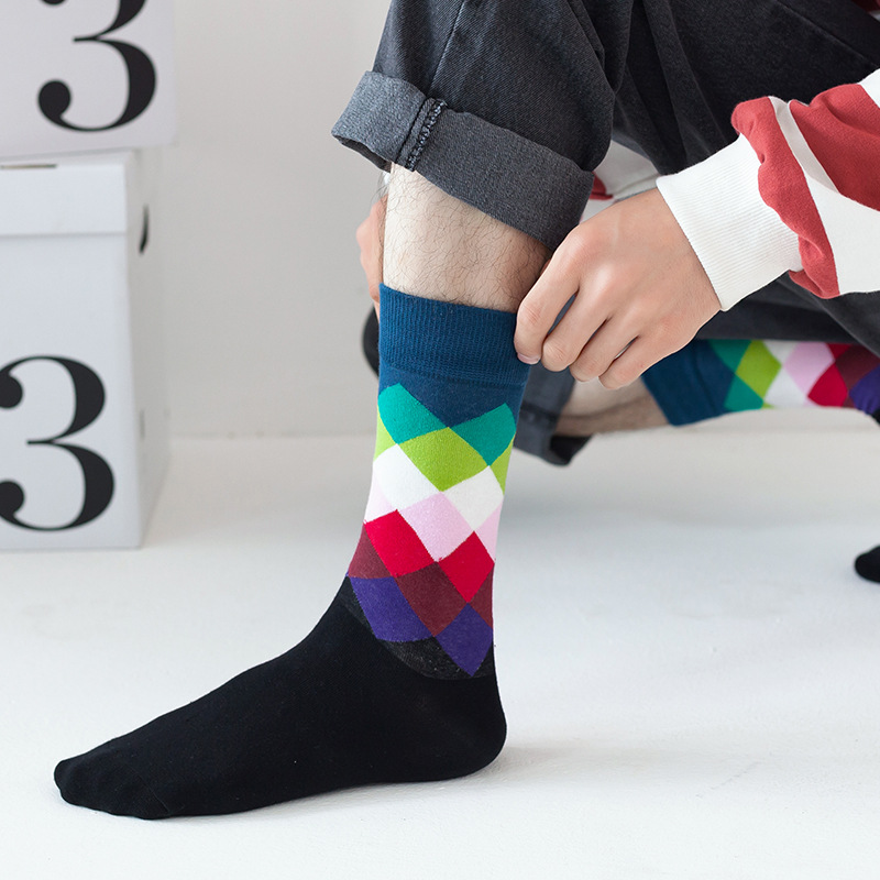 Picture of European and American Ins Style Mid-Calf Socks for Women Amazon Trendy Socks Supply Diamond Pattern Fashion Trendy Socks Wholesale in Stock