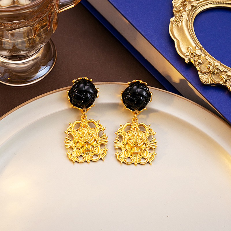 Silver Needle Chinese Lion Totem Earrings Court Style High-grade Black Flower Earrings Retro Irregular Earrings