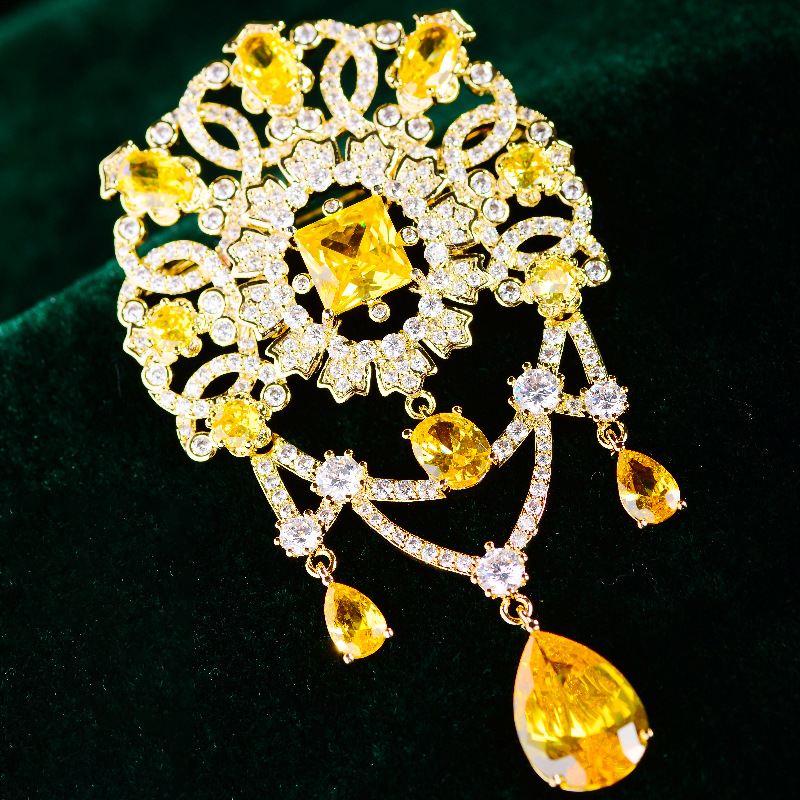 Korean wind elegant court decoration decoration brooch temperament creative high sense clothing pin tassel zircon accessories female