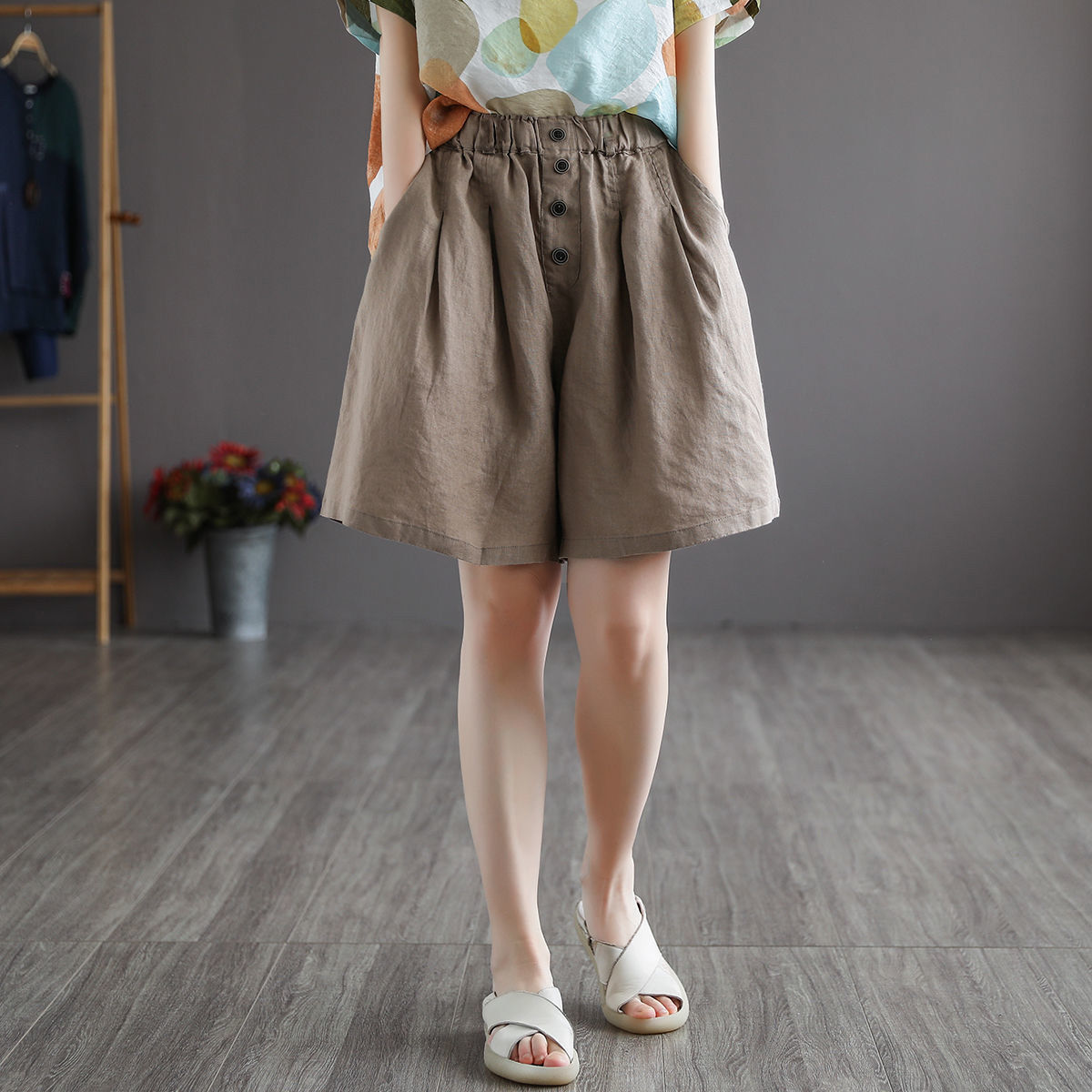 Picture of Vintage Artistic Cotton and Linen Five-point Pants Women's Casual High Waist Slimming Mid-length Pants 2024 New Loose plus size Wide-leg Pants