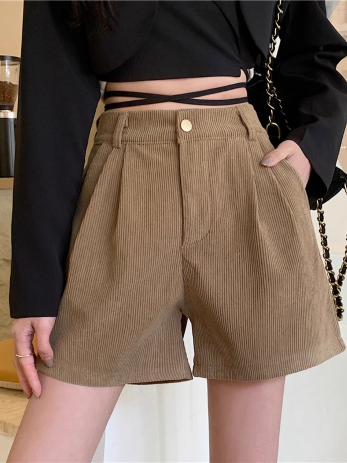 Corduroy Shorts for Women 2025 Autumn and Winter High-Waisted Slimming Wide-Leg Pants Black Fashionable Outerwear Retro Hot Girl Boot Shorts