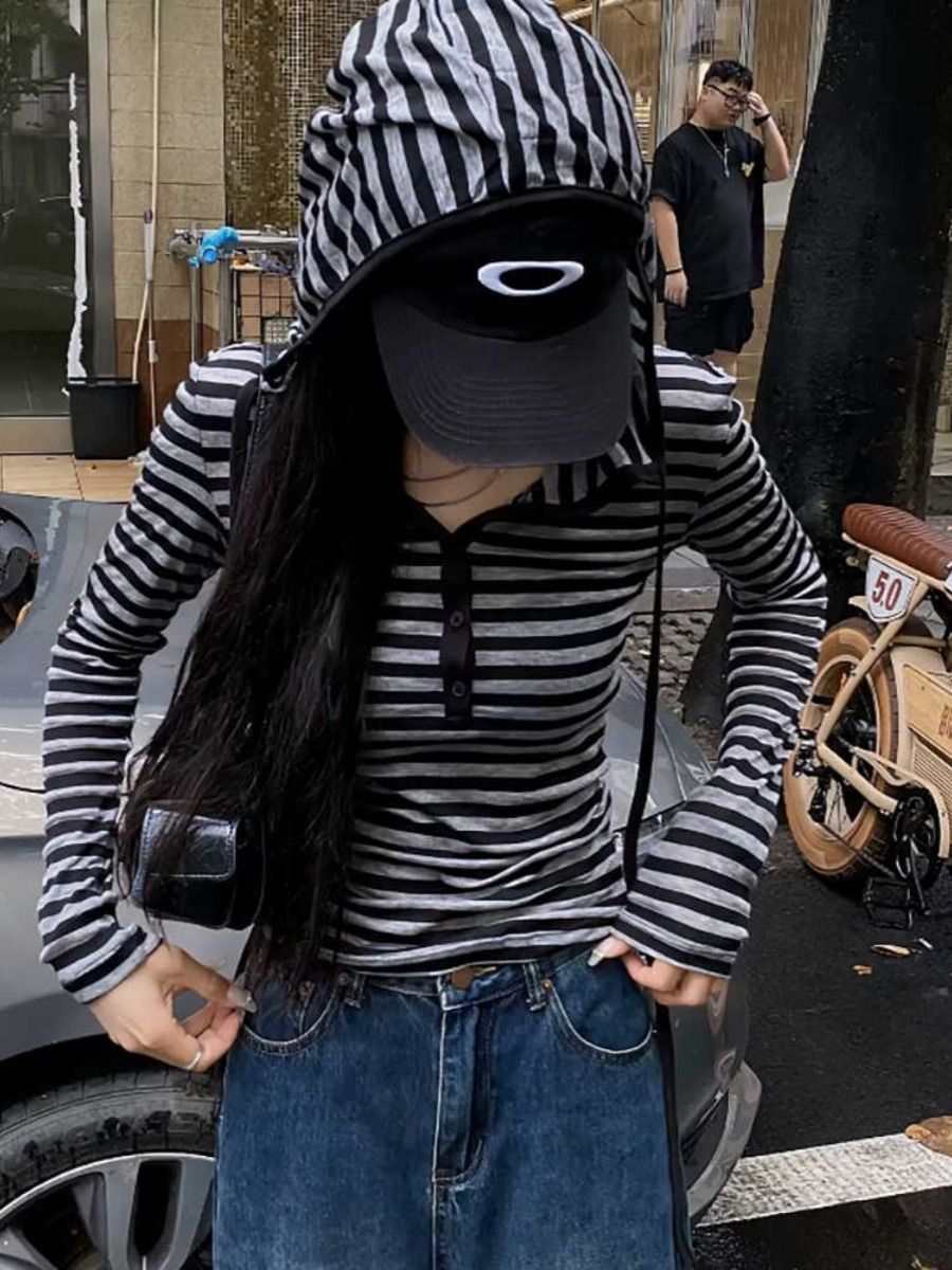 Striped hooded long-sleeved T-shirt with early autumn hot girl short design niche slim slimming top