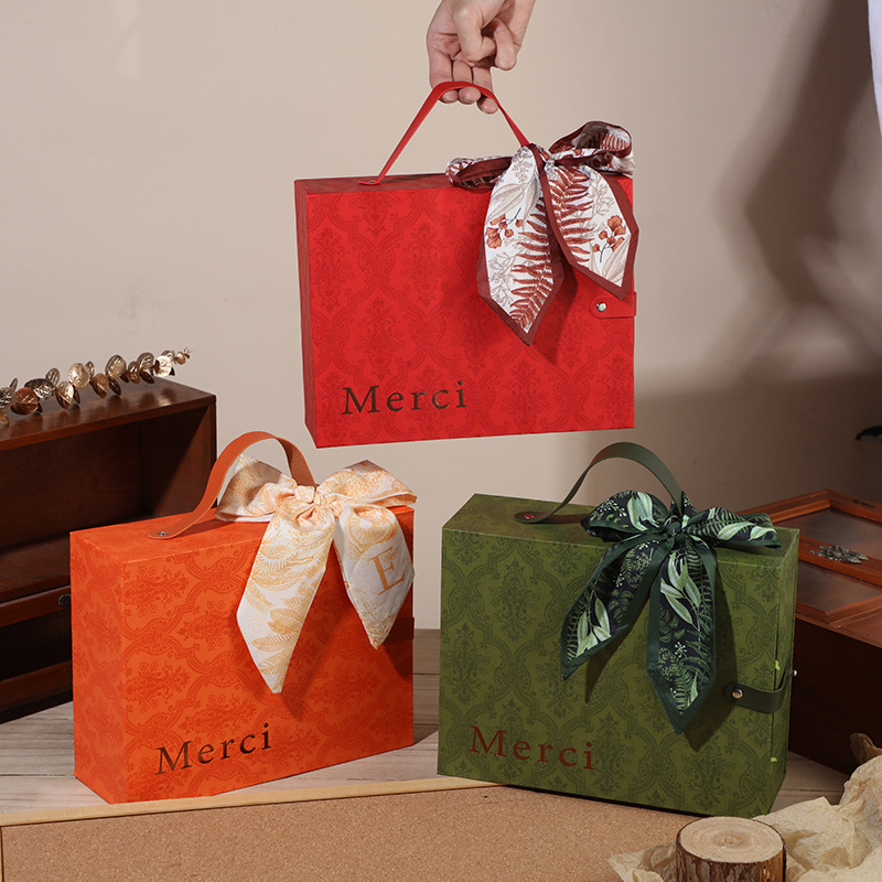 New Christmas Gift Box Leather Hand-Held Creative Pull-Out Birthday Gift Packaging Box Wedding Candy Box Empty Box