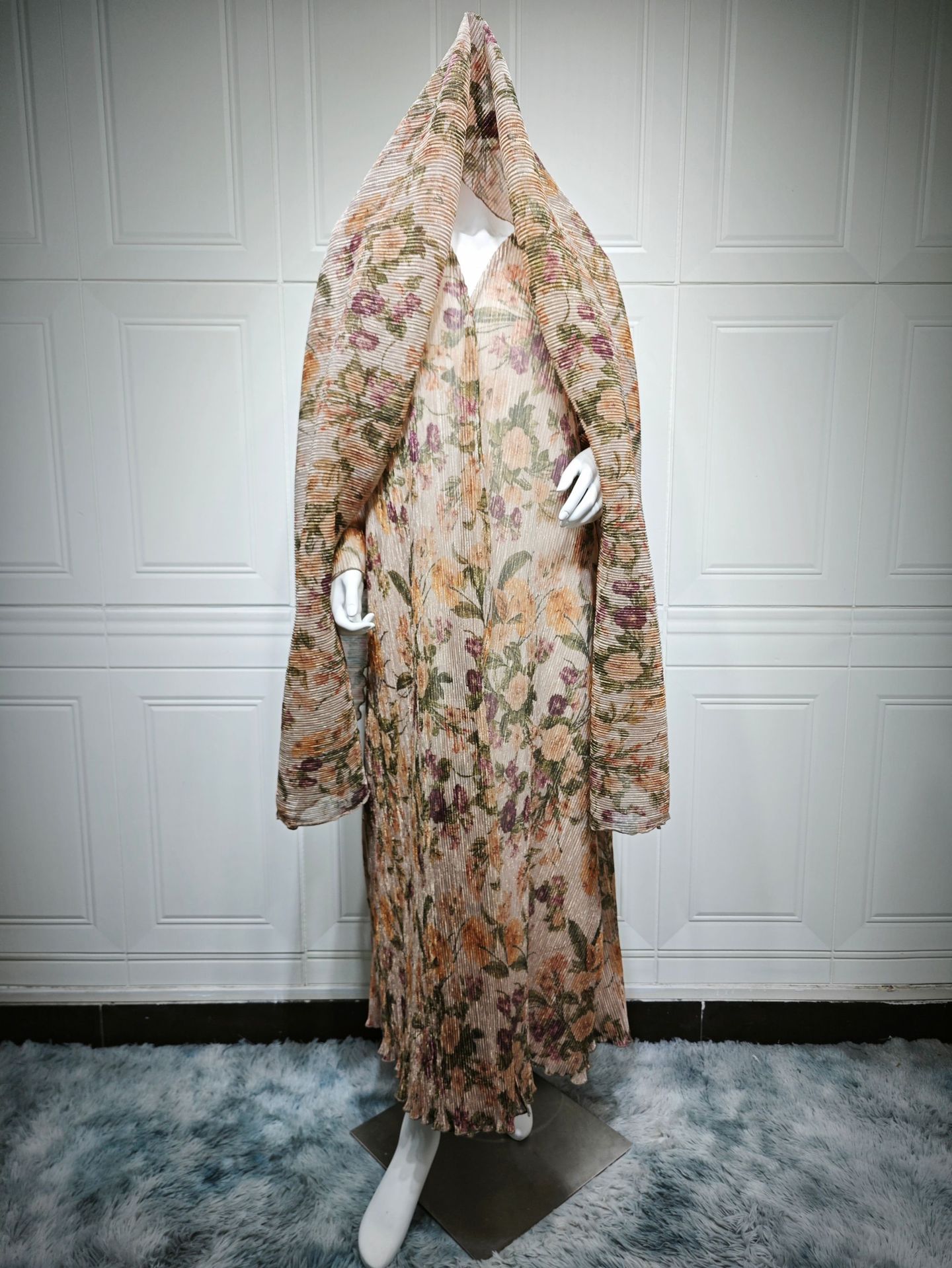 Picture of MQ231modest Middle Eastern women's Arab robe, long-sleeve pleated cardigan, printed jacket, outer robe