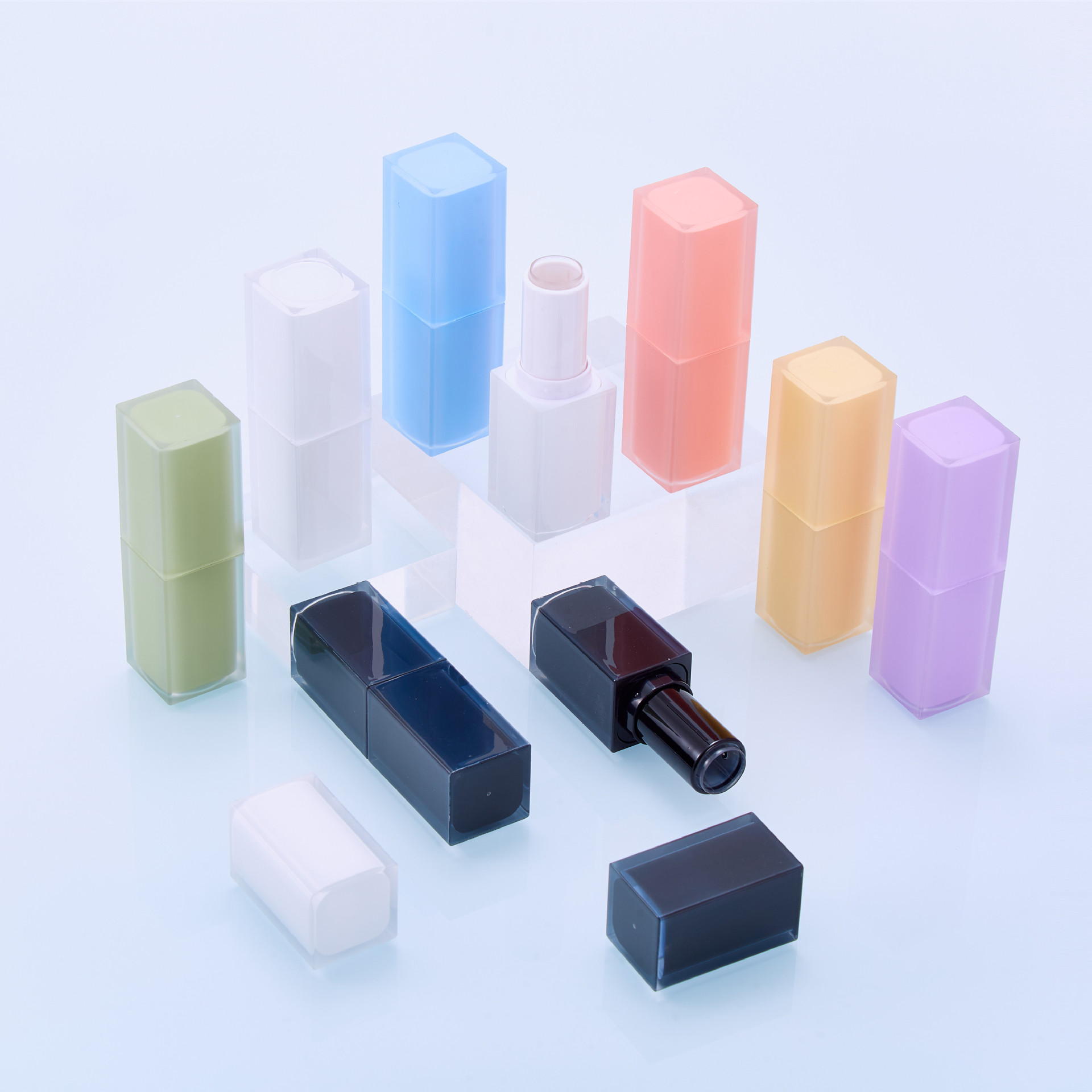 Picture of Spot supply of new square inside spray process lipstick tube air tube packaging material multi-color Square lipstick shell can be scaled