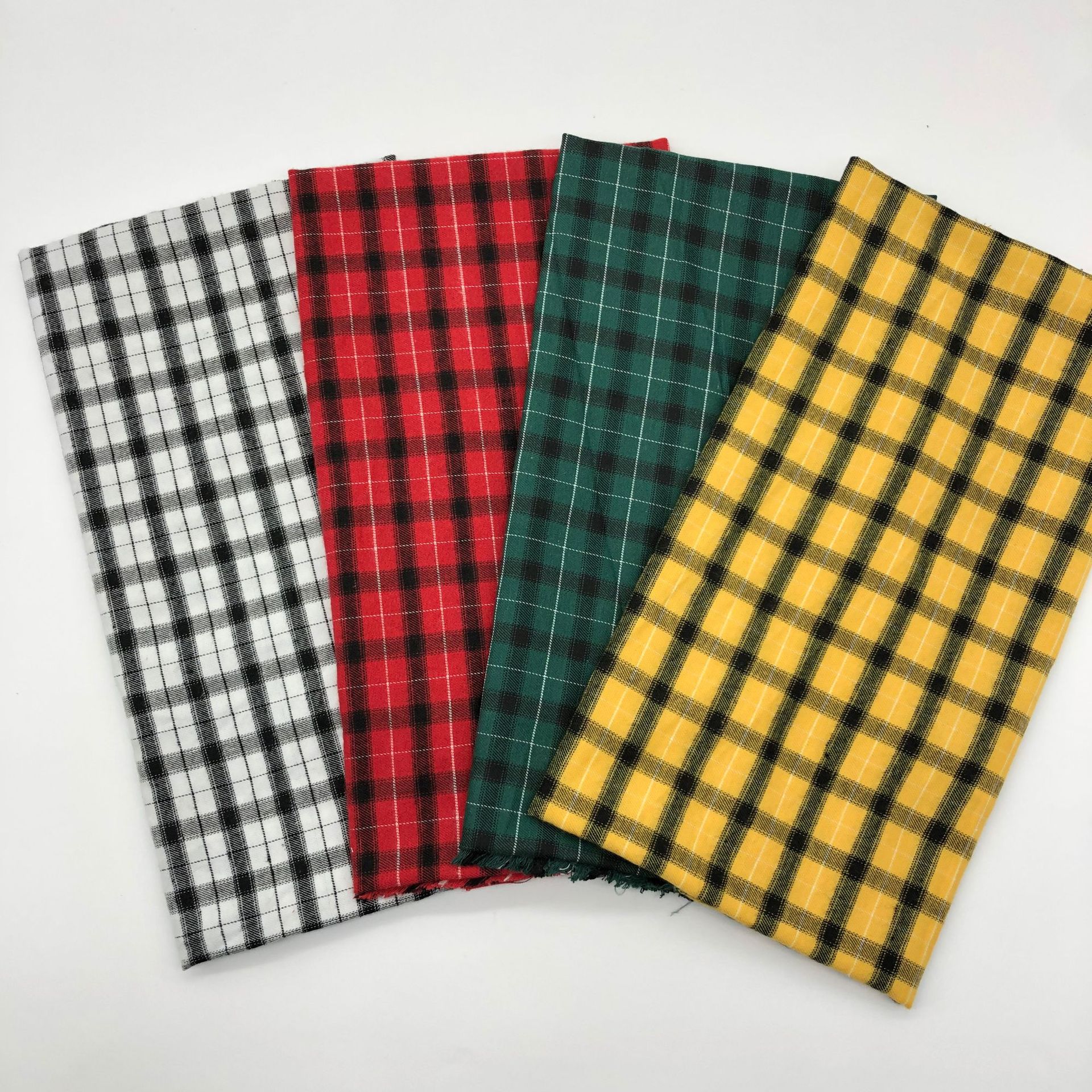 2025 new in stock polyester cotton plaid fabric spring and summer casual yarn-dyed fabric fashion brand women's shirt fabric