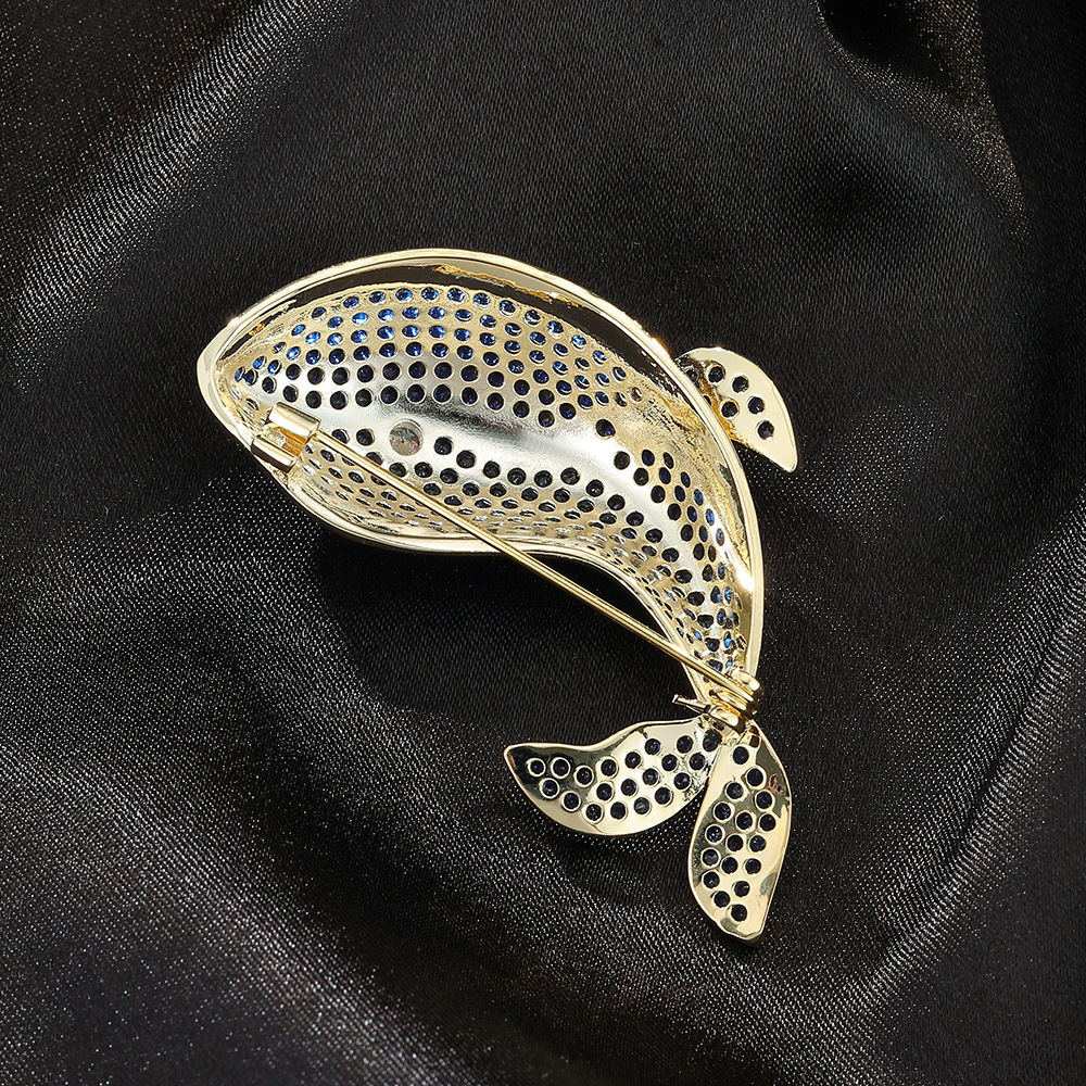 Picture of Korean-Style Copper Inlaid Diamond Fashion Elegant Blue Whale Brooch Temperament Animal Pin Collar Pin Sweater Suit Lapel Pin