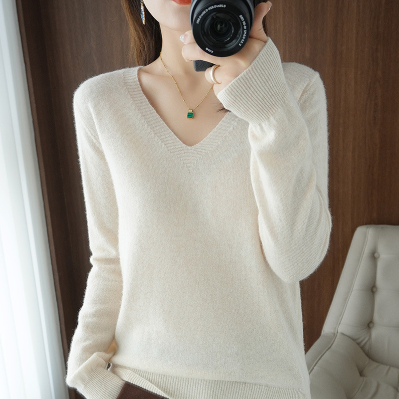 Picture of 2025 Spring New Pure Color V Neck Knitted Bottoming Shirt Pullover Slimming Look Sweater Thin Style Western Style Inner Wear