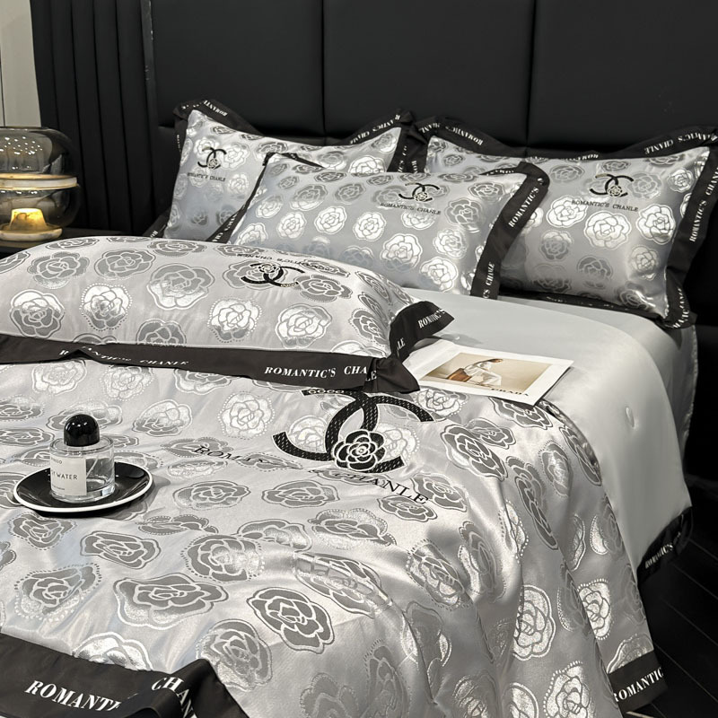 Picture of Class A Ice Silk Summer Quilt Air-conditioning Quilt Bed Cover Bed Sheet Four-piece Set Advanced Light Luxury Embroidered Summer Cool Quilt Summer Thin Quilt
