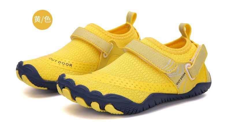 Picture of Children's Beach Shoes Quick-drying Anti-cutting Wading Shoes Anti-slip Swimming Snorkeling Shoes Parent-child Outdoor Tracing Shoes