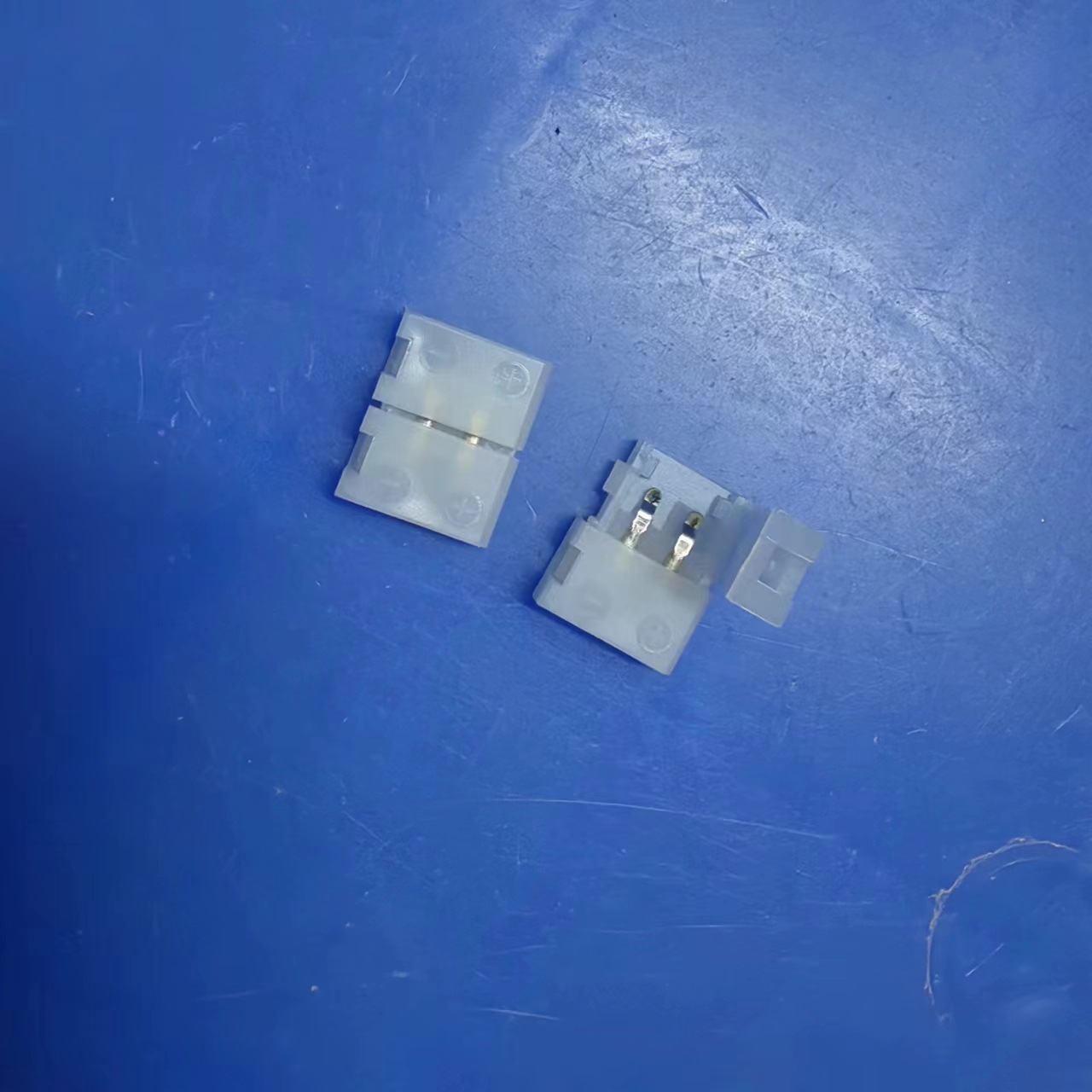 Picture of 4P Light Strip Row Pin 2.54 Light Strip Solderless Connector 10mm Docking Connector Solderless Buckle Rgb Light Strip