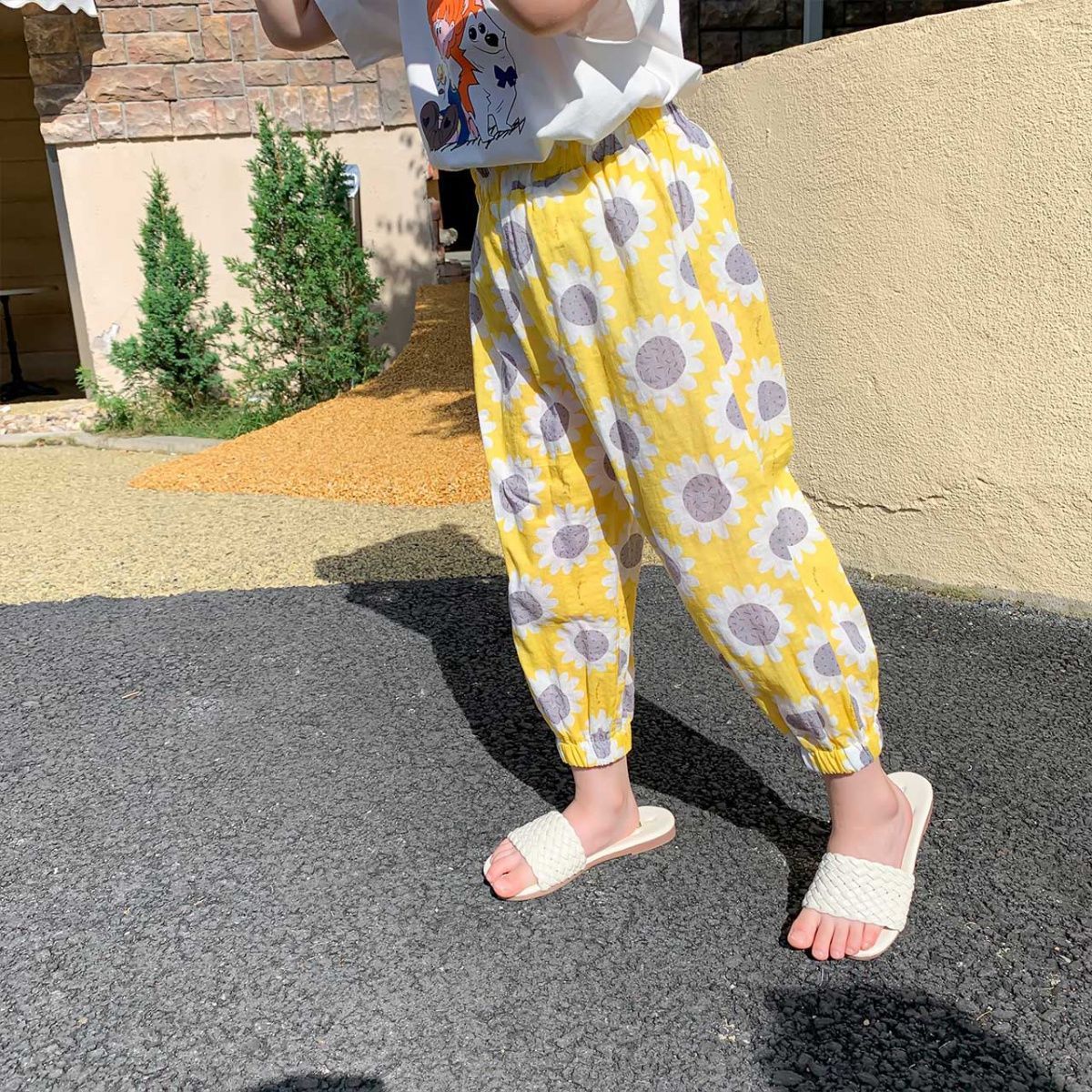Picture of All-match Anti-mosquito Pants Girls' Summer Printed Mid-high Waist Beach Pants Children's Vintage Floral Pants Summer Sunscreen Pants