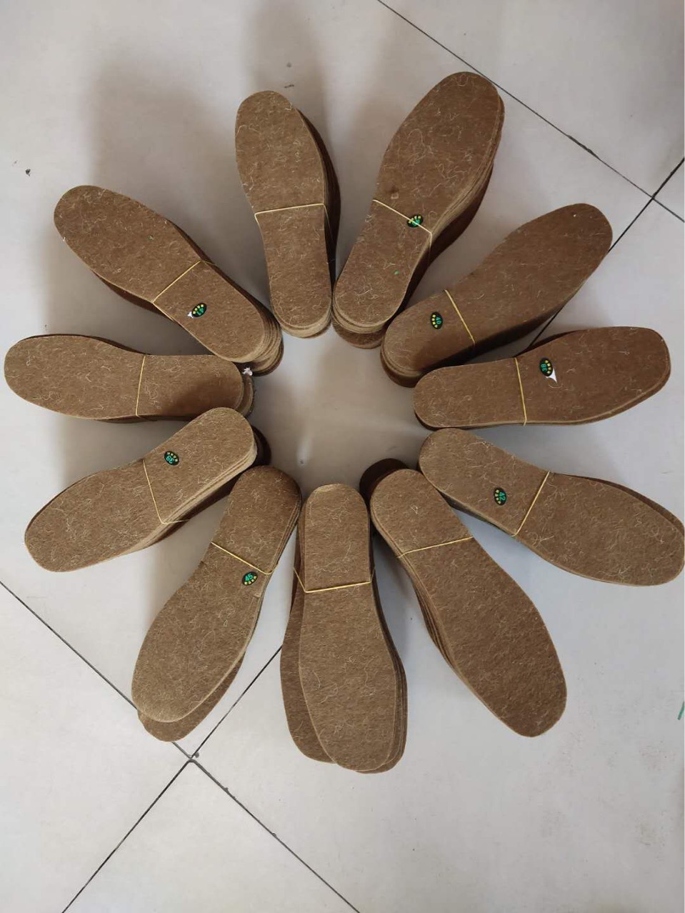 Processing and Customizing Camel Hair Insoles for Street Stalls, Thickeneded and Warm Mugwort Wool Felt, Running in Rivers and Lakes, Market Supply, Kidsren's Insoles