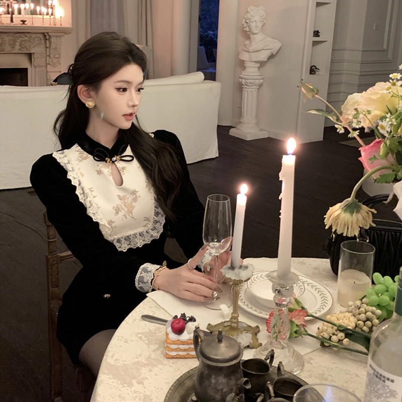 French Vintage National Style suit Autumn and Winter New Age-reducing Chinese Velvet Top Women's Wide-leg Pants Short Pants Two-piece Set