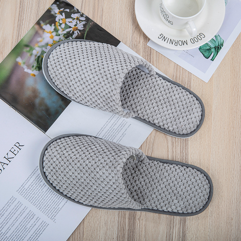 Picture of Disposable Slippers Hospitality Home Indoor Homestay Hotel Guesthouse Club Men's and Women's Coral Fleece Thickened Travel