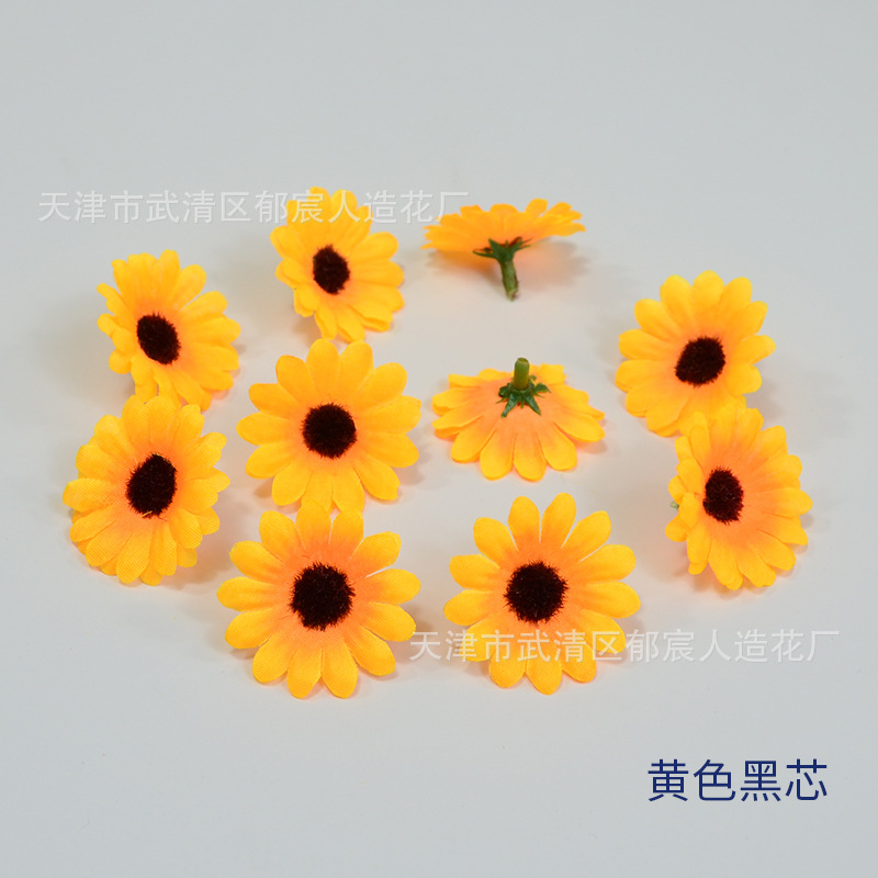 Picture of Simulated Daisy Flower Wholesale Chrysanthemum Head DIY Flower Bridal Garland Wrist Flower Hat Flower Factory Direct Sale