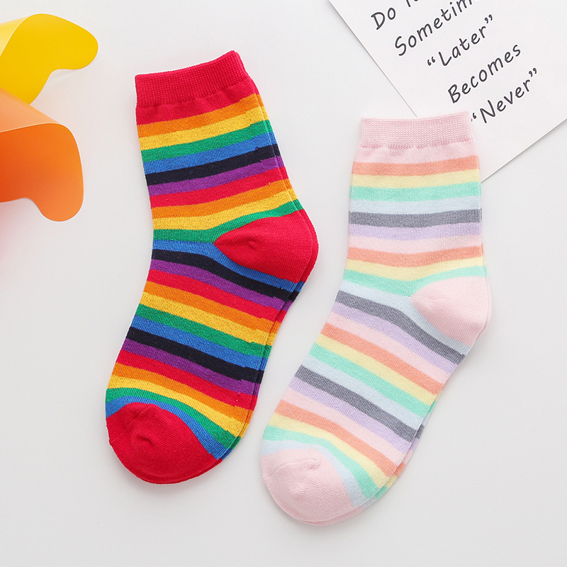 Socks women's autumn and winter new retro casual two-color ladies socks wholesale rainbow striped Joker women's fashionable socks