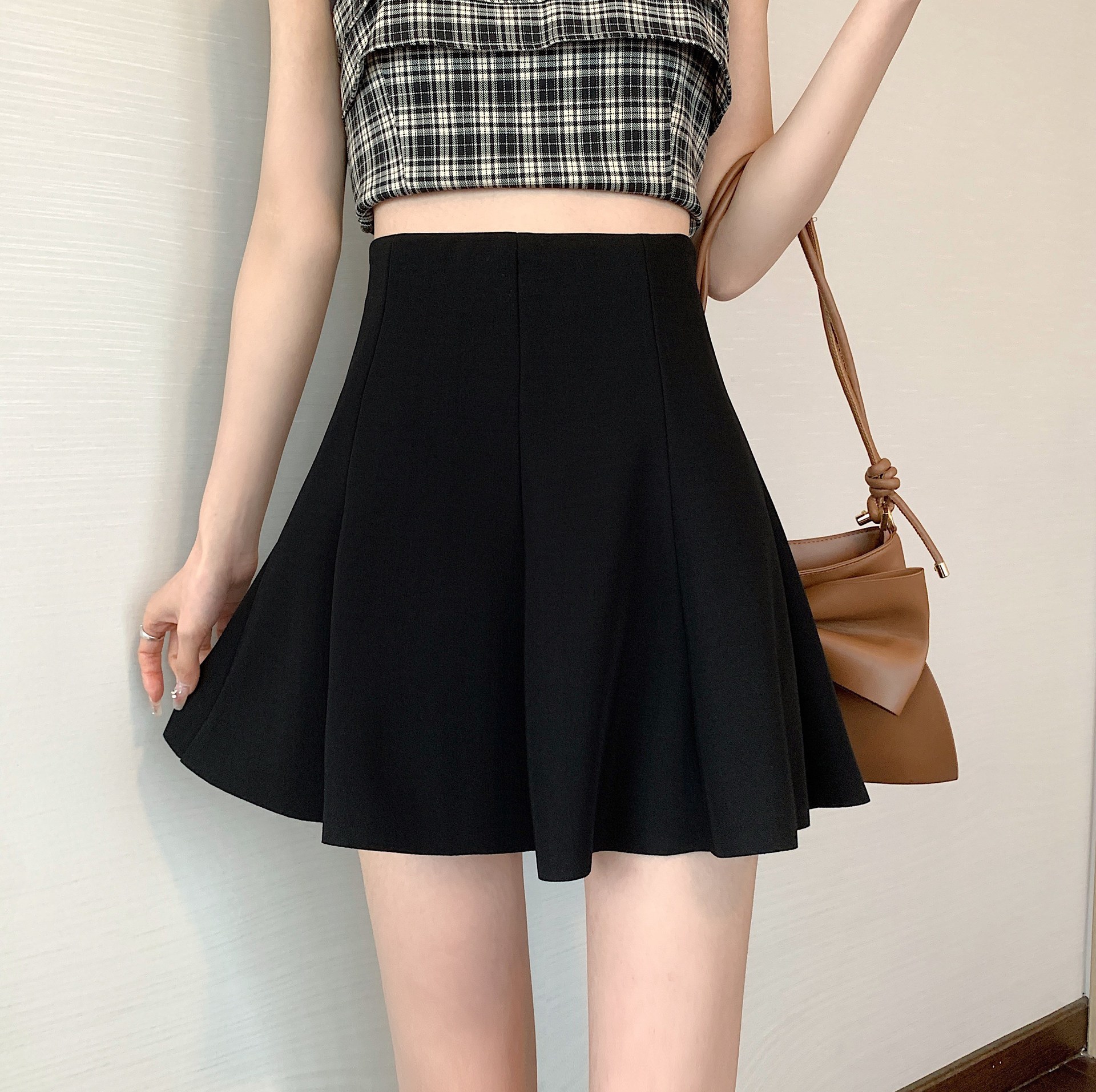 Black A-Line Skirt for Women, High-Waisted Short Skirt, Anti-Exposure 2024 Summer New Pleated Skirt, Slimming Look and Flesh-Covering Skirt