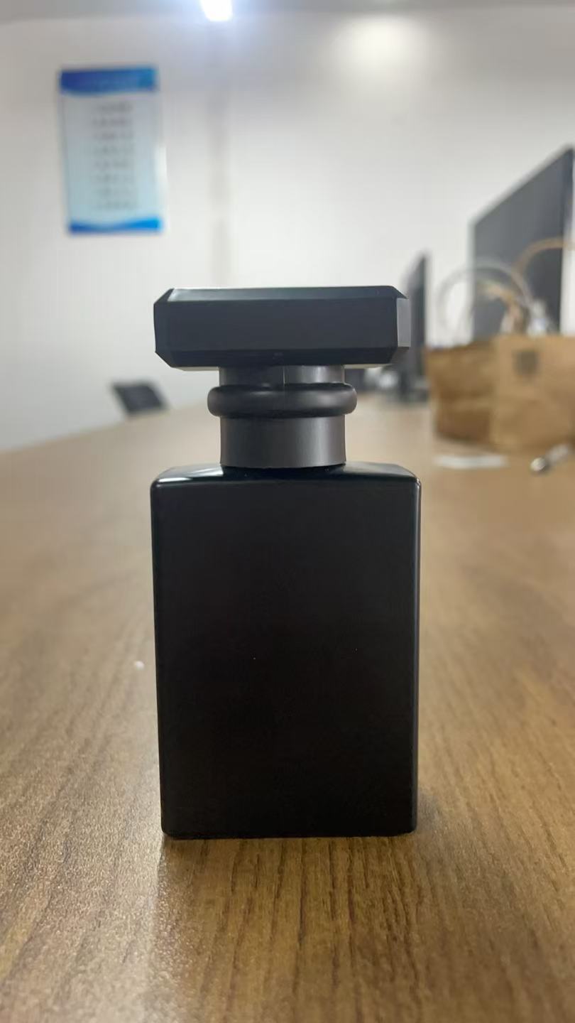 Picture of 30ml50ml flat square bottle glass perfume bottle liquid spray perfume bottle glass cosmetic empty bottle