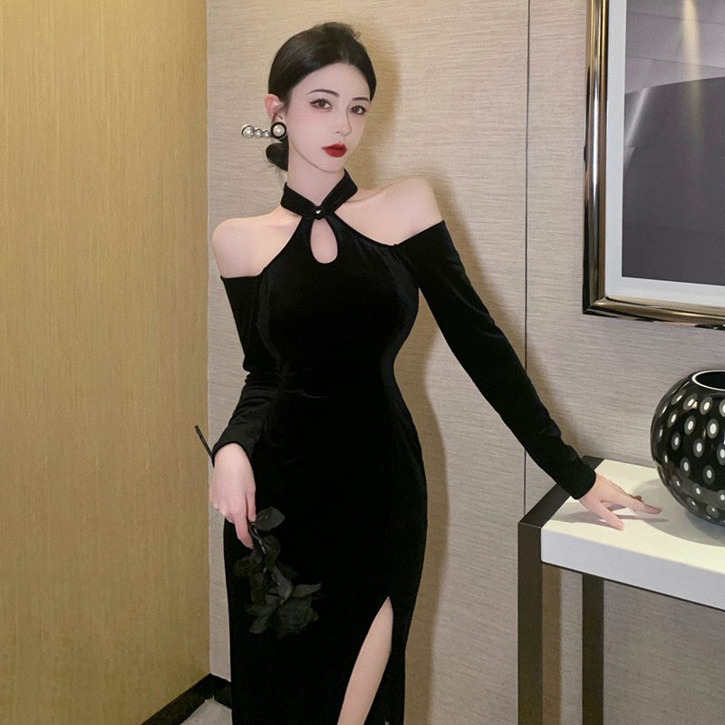 Pure Wish Neck Velvet Dress Women's Spring and Autumn French Style Retro Fashionable Sexy Off-shoulder Split Mid-length Small Black Dress