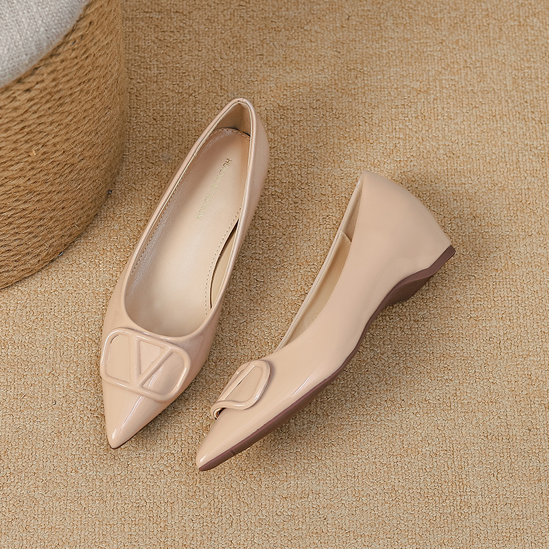 Picture of Y2533-2 French Pointed Toe Shallow Opening Flats for Women, 2025 Autumn New Elegant Versatile Comfortable Height-Increasing Mary Jane
