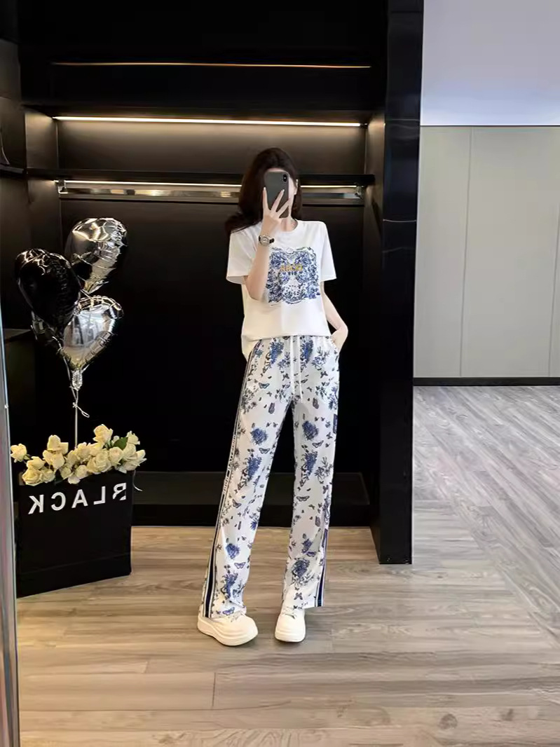 Fashionable Age-reducing Casual suit Women Blue and White Porcelain Printed Butterfly High-end Fashion Sports Casual suit Women
