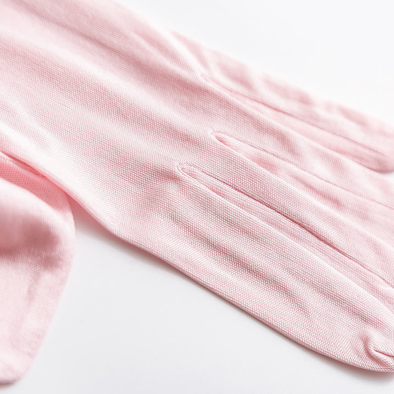 Picture of Tangge Mulberry Silk Knitted Silk Gloves Sunscreen Moisturizing Moisturizing White Sleeping Gloves for Women