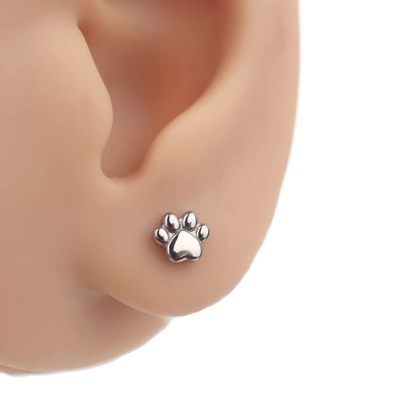 Titanium steel bear claw cat claw dog claw internal thread lip nail ear bone nail puncture jewelry sweet cute wind cross-border