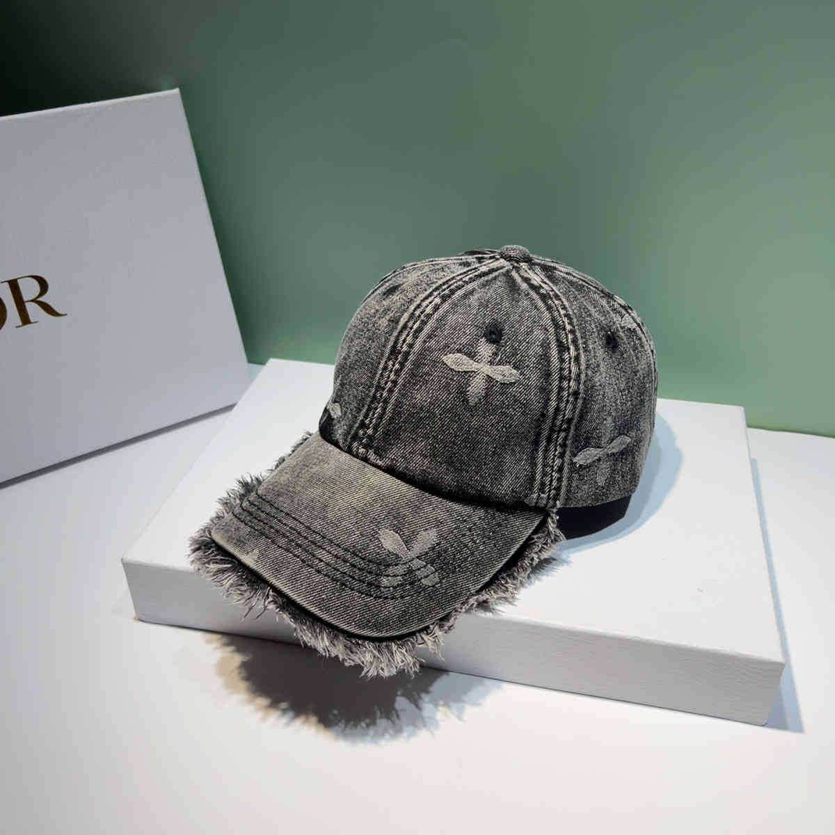 Picture of SMFK Garden Denim Baseball Cap Fashion Jacquard Tassel Design Grey Casual Cap Do Old Casual Trendy Cap