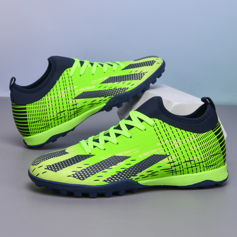 New Cross-Border Low-Top Football Shoes for Young Adults, Middle School Students, Men's Long Broken Spike Training Shoes, Sports Shoes for Delivery