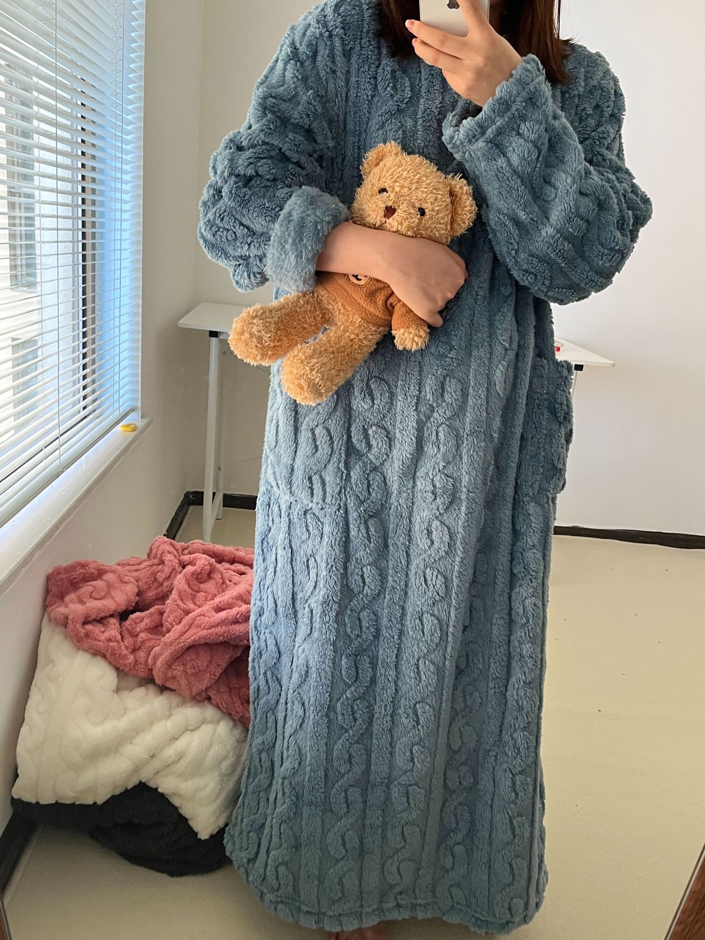 Picture of [Original Real shot] walking quilt coral velvet jacquard nightgown winter pajamas warm homewear nightdress