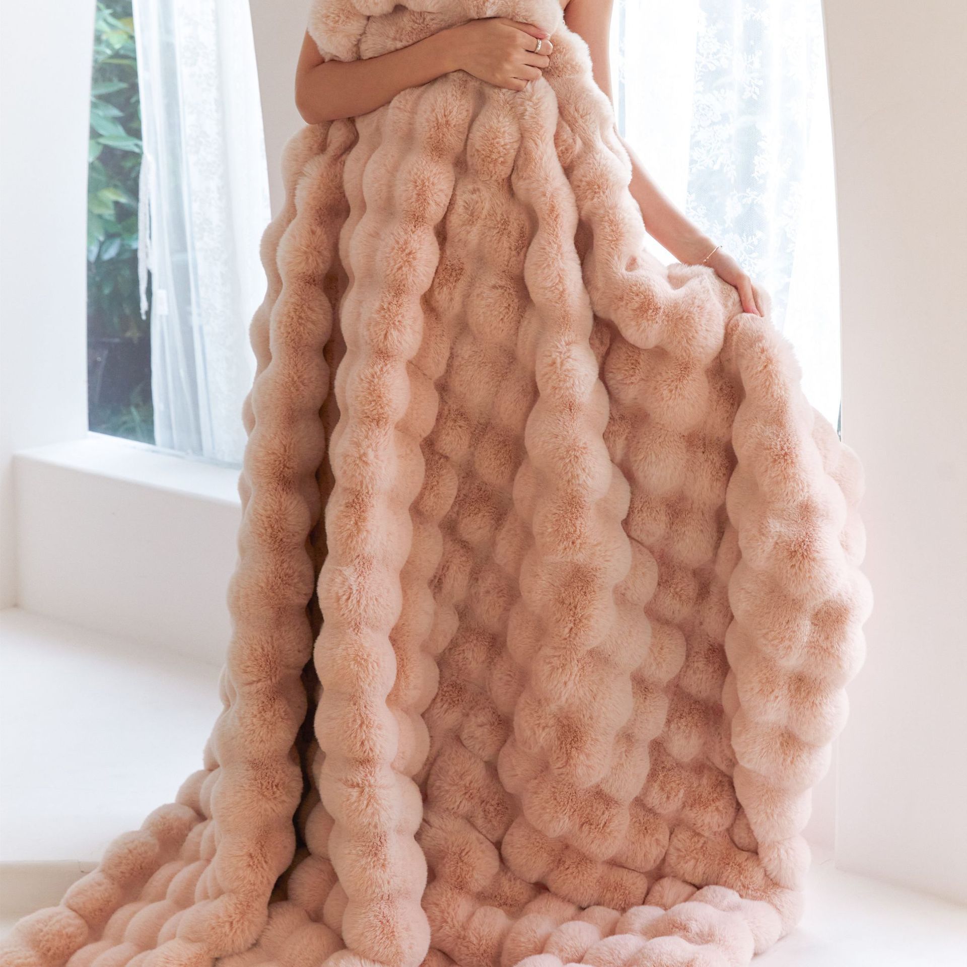 Picture of Tuscan blanket imitation rabbit blanket bubble velvet blanket double-sided thickened office nap blanket sofa blanket