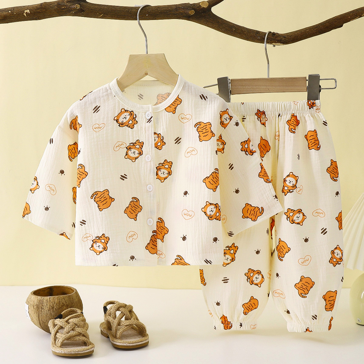 Picture of Children's thin double-layer cotton gauze boys' pajamas summer Girls' Home wear boys' long-sleeved bloomers suit