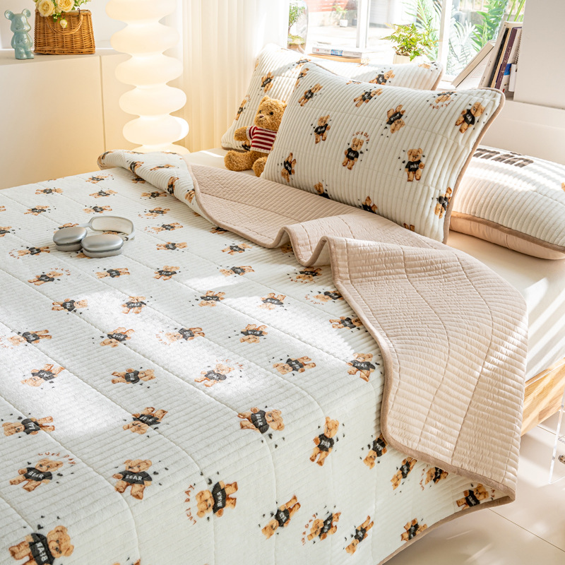 Picture of Milk Velvet Bed Cover Three-Piece Set, Class a Maternal and Infant Grade, Autumn and Winter Single Quilted Non-Slip Bed Sheet, Coral Velvet Kang Cover, Thickened