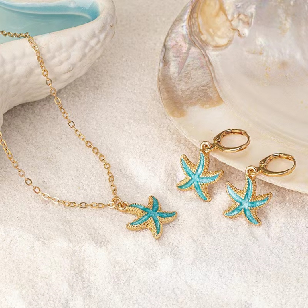 3-Piece European and American Style Cute Holiday Starfish Set Includes Pendant Necklace and Earrings Suitable for Women's Day