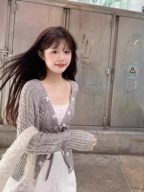 Early Autumn New Top Women's Bow Grey V-Neck Twist Sweater Cardigan Gentle Outer Short Knitted Jacket