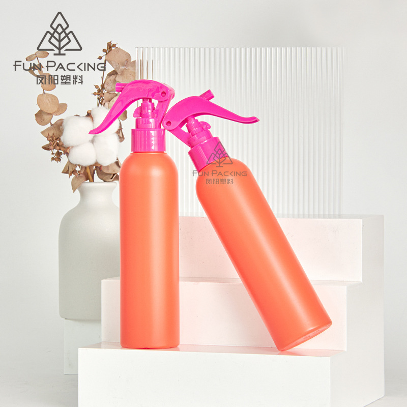 Picture of Pe Round Shoulder Cylindrical Spray Bottle 200m Disinfectant Alcohol Mouse Pump Spray Bottle Air Fragrance Deodorizing Bottle