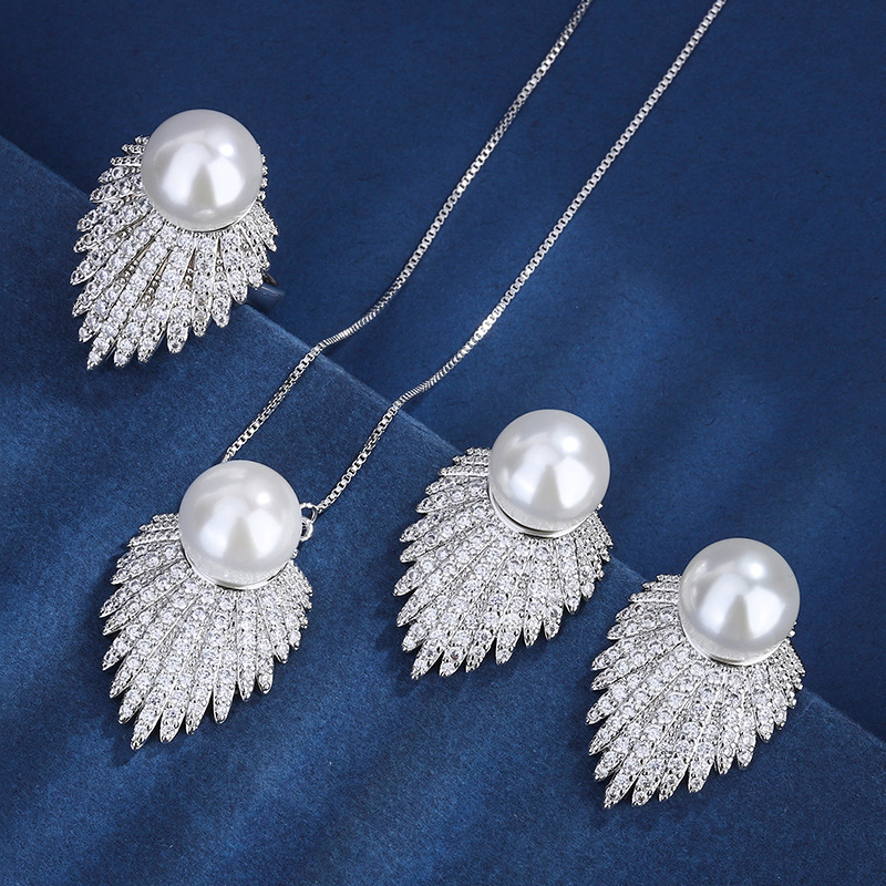 Cross-border live broadcast of European and American style retro fashion white pearl temperament women's pendant necklace earring ring suit explosions