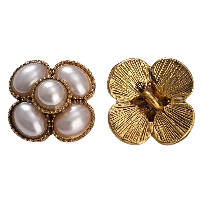 In stock wholesale clothing jewelry metal button pattern heart-shaped diamond rhinestone coat coat button pearl button