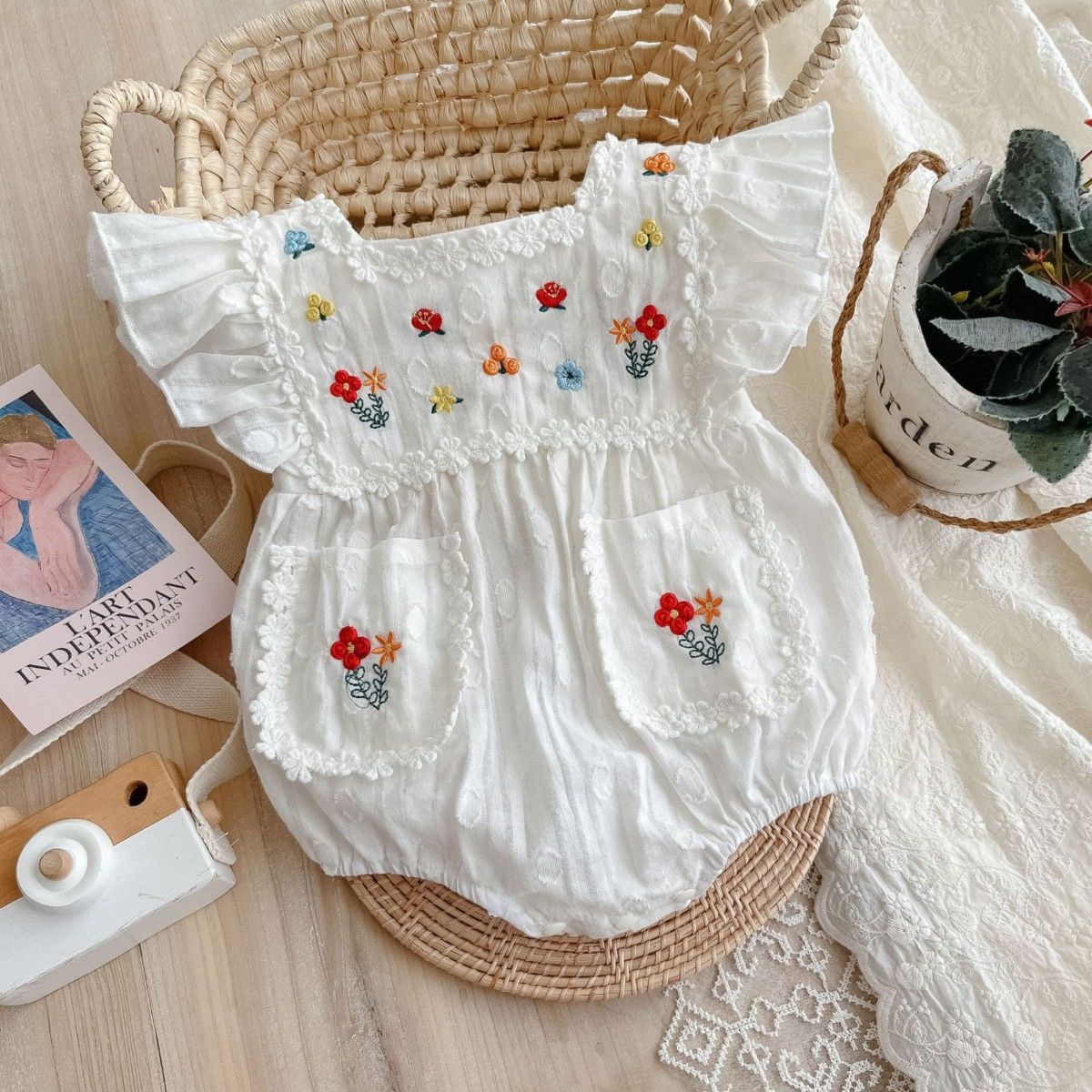 Baby's Summer Wrap Fart Clothes for Girls and Babies Sleeveless One-piece Full Moon 100-day Climbing Suit Super Cute Foreign-style Thin Going-out Clothes
