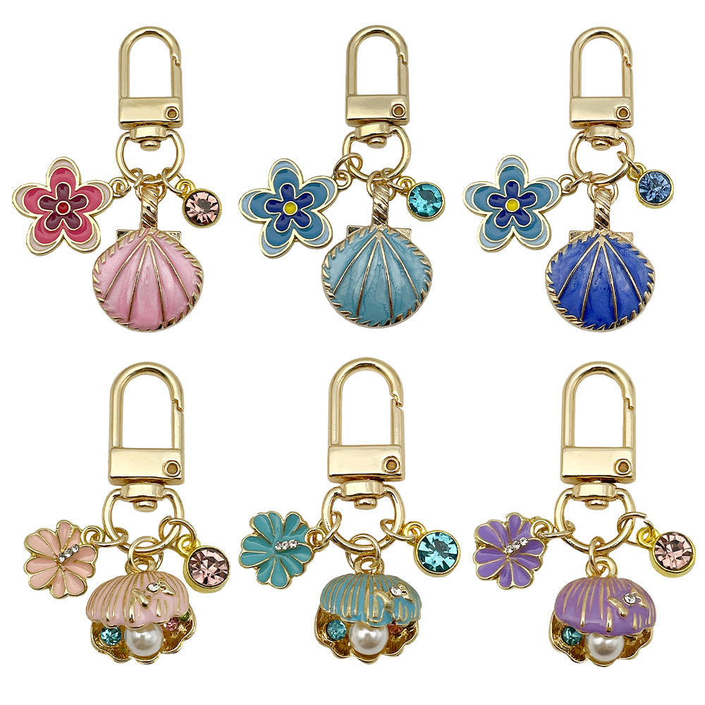 Pearl Shell Flower Keychain Small Fresh and Cute Jewelry Oil Dripping Alloy Headphone Cover Bag Key Pendant