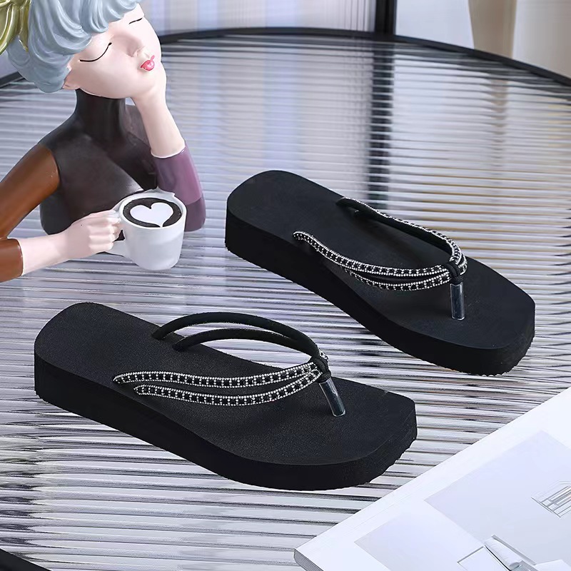 Summer New Rhinestone Flip Flops Women's Wedge Heel Platform Seaside Beach Shoes Wear-resistant Fashion Clip Flip Flops