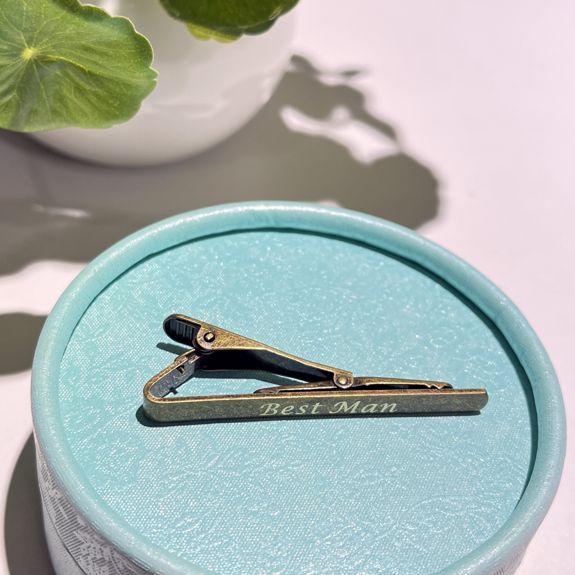 Picture of YB Yabong a lettering LOGO metal brass men's Guangzhou manufacturers a generation of spot tie clip