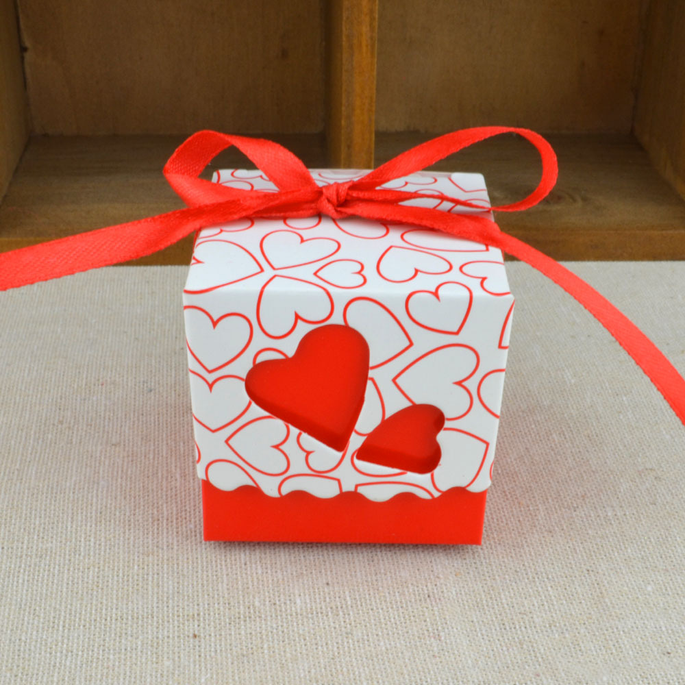 Picture of Korean-style hollow double love candy box wholesale wedding gift candy box candy box baby birthday gift box
