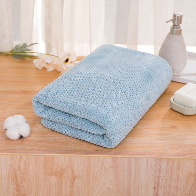 Picture of Pineapple plaid wool bath towel warp knitted coral velvet soft absorbent factory wholesale men and women Bath not easy to lint large square towel