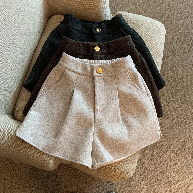 Picture of Thickened Woolen Slit Wide-Leg Shorts for Women, High-Waisted, Loose, Straight, Casual Outer Wear Boot Pants, Casual and Versatile