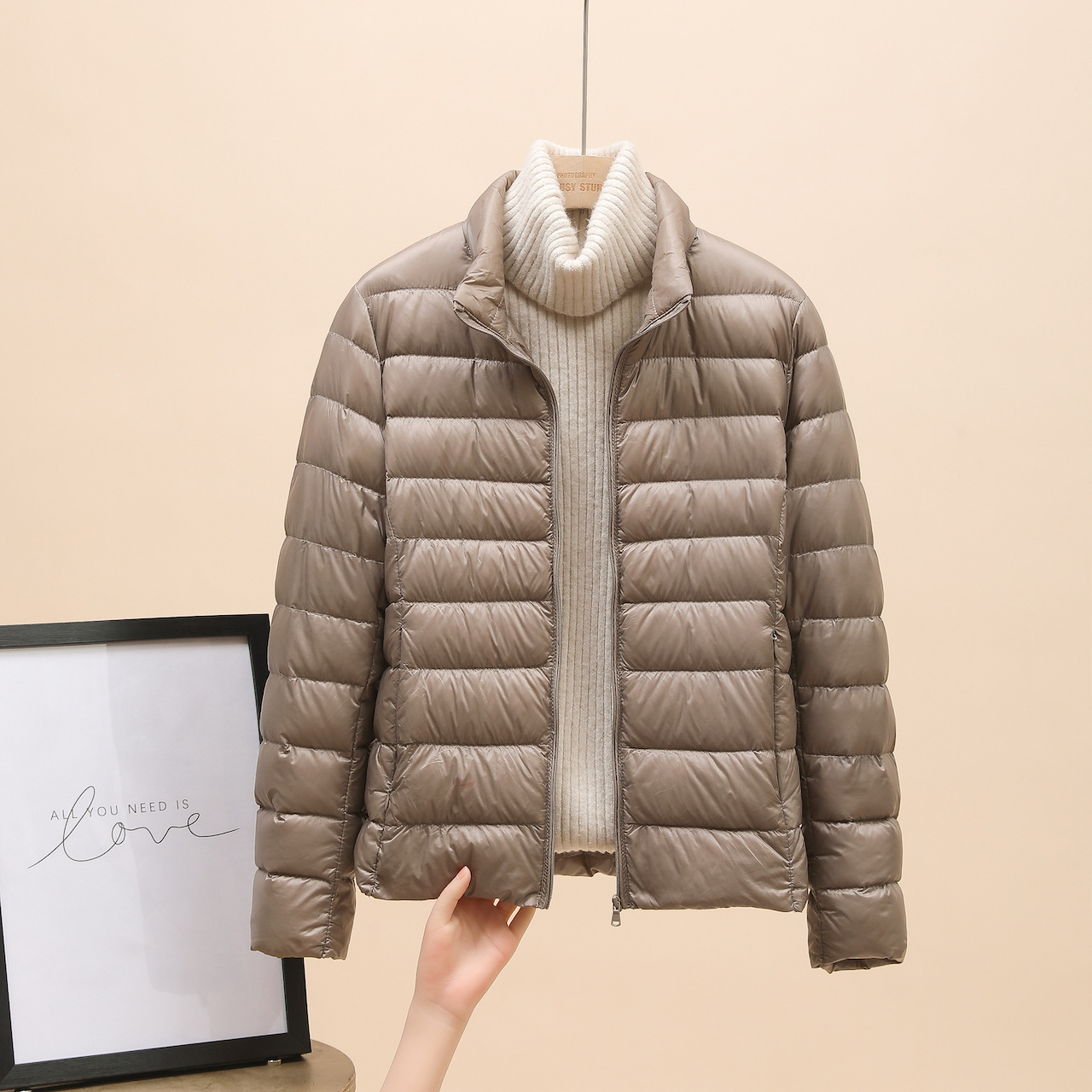 Picture of European Down Jacket Women's 2025 New Short Lightweight Thickened Warm Slim Korean Style White Duck Down Fashion Jacket