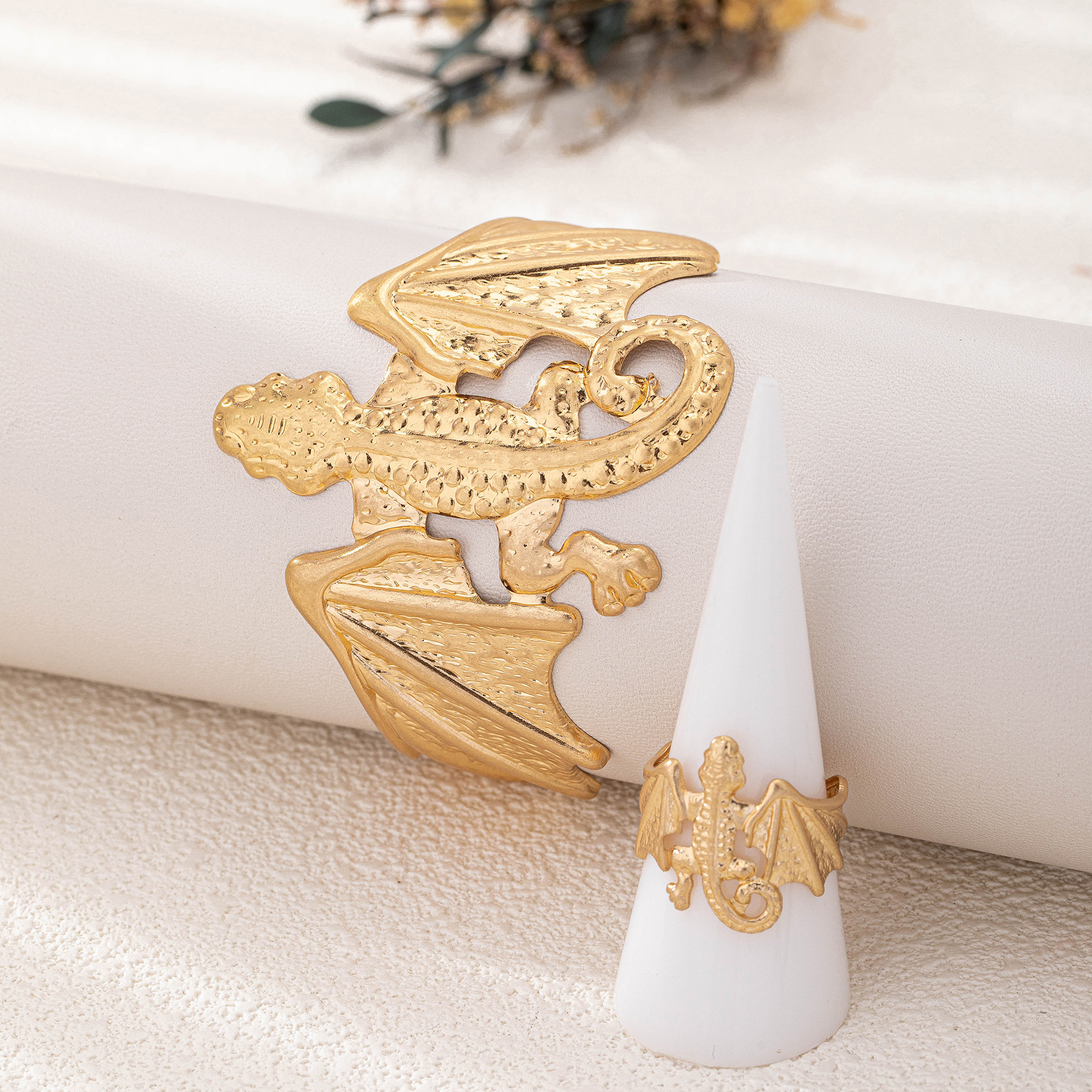 Picture of Cross-border Hot Personality Exaggerated Creative Bat Bracelet Ring suit Suitable for Women's Party Wear